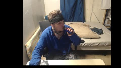 Snapshot of jake265897 chatting on November 3, 6:14 am showingitoff online show from November 3, 6:14 am