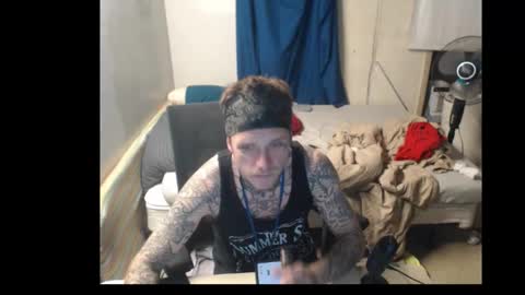 Snapshot of jake265897 chatting on November 8, 3:39 am showingitoff online show from November 8, 3:39 am