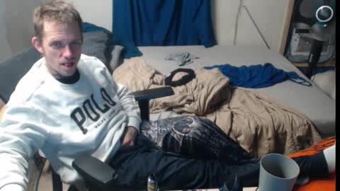 Snapshot of jake265897 chatting on November 11, 6:02 am showingitoff online show from November 11, 6:02 am