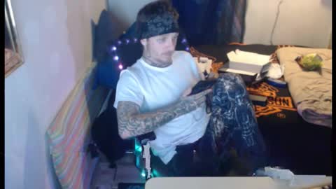 Snapshot of jake265897 chatting on November 19, 3:50 am showingitoff online show from November 19, 3:50 am