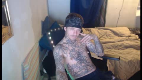 Snapshot of jake265897 chatting on November 20, 5:40 am showingitoff online show from November 20, 5:40 am