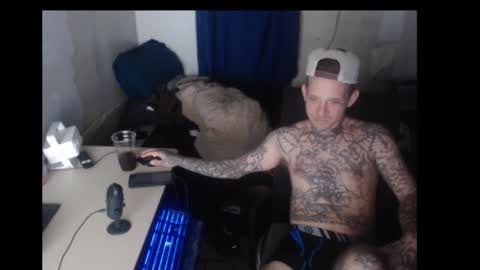 Snapshot of jake265897 chatting on December 4, 8:01 am showingitoff online show from December 4, 8:01 am