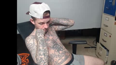 Snapshot of jake265897 chatting on December 14, 9:25 am showingitoff online show from December 14, 9:25 am