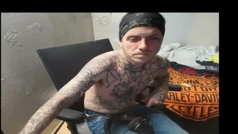 showingitoff online show from March 4, 5:24 am