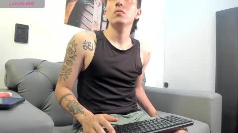 JAKE BOO online show from December 2, 4:40 am