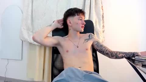 Snapshot of jake_kyle chatting on October 30, 10:10 pm Jake online show from October 30, 10:10 pm