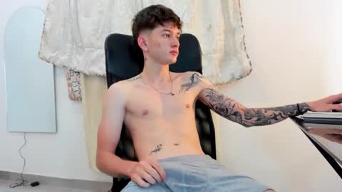 Snapshot of jake_kyle chatting on November 5, 3:28 am Jake online show from November 5, 3:28 am