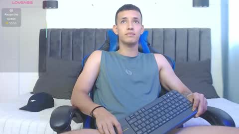 Hi guys im new 3 online show from October 16, 6:42 pm