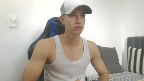 Hi guys im new 3 online show from April 22, 6:09 pm