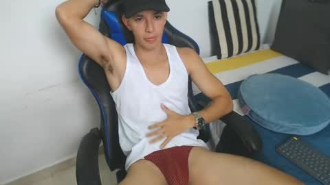 Hi guys im new 3 online show from June 9, 5:13 pm
