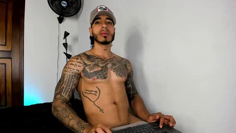 Snapshot of jakee_brown chatting on January 11, 1:27 am Santiago online show from January 11, 1:27 am