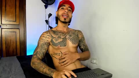 Snapshot of jakee_brown chatting on January 23, 3:16 am Santiago online show from January 23, 3:16 am