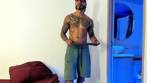 Snapshot of jakee_brown chatting on February 9, 2:06 am Santiago online show from February 9, 2:06 am