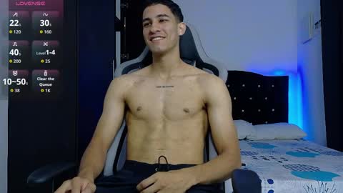 Snapshot of jakemonroe1 chatting on May 28, 3:42 pm JakeMonroe online show from May 28, 3:42 pm