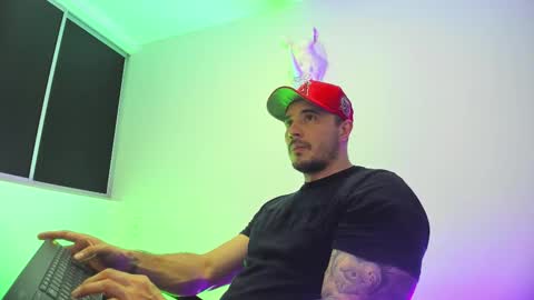 Snapshot of jakestone_1 chatting on February 6, 1:21 am jakestone_1 online show from February 6, 1:21 am