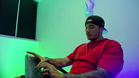 Snapshot of jakestone_1 chatting on February 13, 2:18 am jakestone_1 online show from February 13, 2:18 am