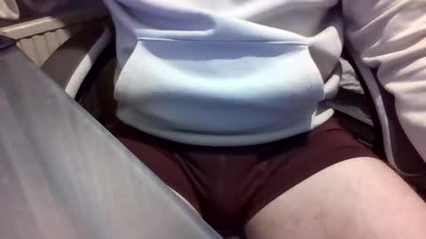 jakieg010 online show from April 18, 3:43 am