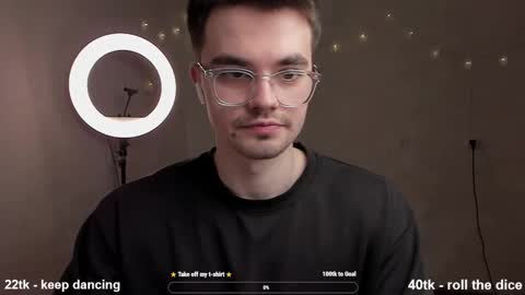 Snapshot of jame_flow chatting on March 1, 12:07 am Hey there Im Jame online show from March 1, 12:07 am