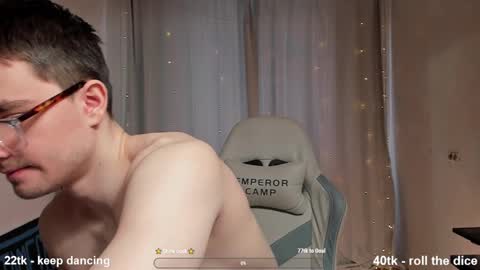 Snapshot of jame_flow chatting on March 11, 11:12 am Hey there Im Jame online show from March 11, 11:12 am