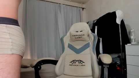 Snapshot of jame_flow chatting on May 6, 6:57 pm Hey there Im Jame online show from May 6, 6:57 pm