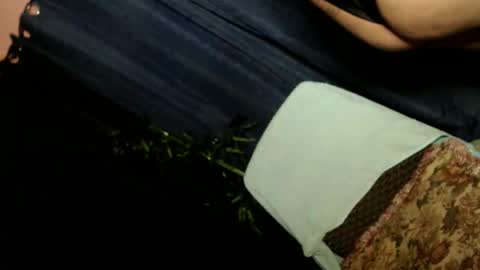 Snapshot of jamelahjuicesx chatting on December 4, 4:22 am Jamelahjuices online show from December 4, 4:22 am