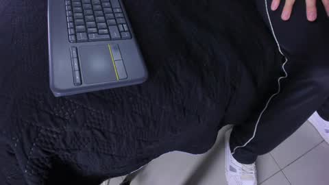 Snapshot of james_06_ chatting on April 8, 11:21 am james_06_ online show from April 8, 11:21 am