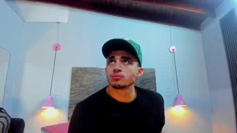 Snapshot of james_06_ chatting on May 16, 11:42 am james_06_ online show from May 16, 11:42 am