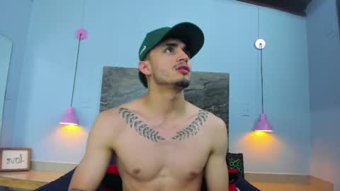 Snapshot of james_06_ chatting on May 20, 4:02 pm james_06_ online show from May 20, 4:02 pm
