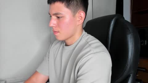 james_cr online show from February 21, 11:43 pm