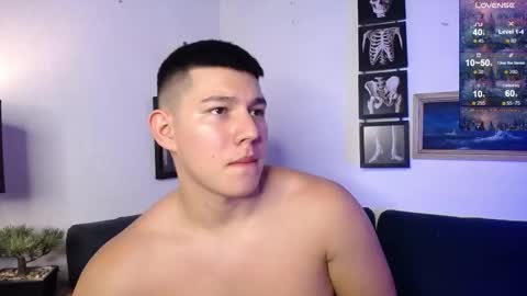 james_cr online show from December 16, 12:48 am