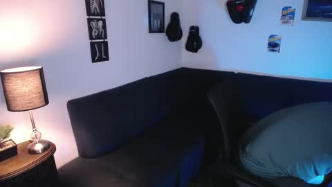 james_cr online show from March 19, 2:04 am