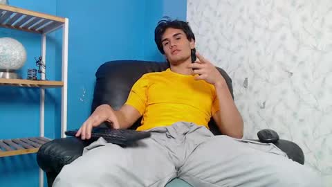 james_morrisonm online show from April 21, 1:39 pm