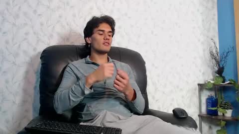 james_morrisonm online show from April 22, 1:12 pm