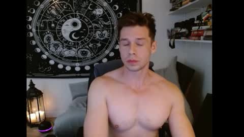 Snapshot of jamesablaze001 chatting on November 20, 3:28 am James online show from November 20, 3:28 am