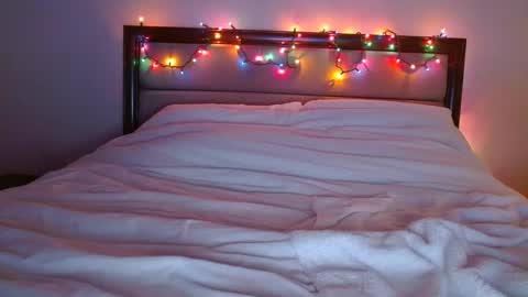 jamesb7219 online show from December 22, 9:33 am