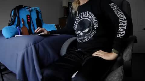 James Bondage online show from December 2, 6:43 pm