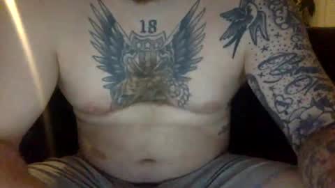 Snapshot of jamesbuilt chatting on December 16, 5:27 am jamesbuilt online show from December 16, 5:27 am