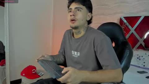 jamesdekker online show from October 22, 9:14 pm