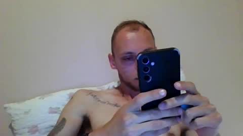 Snapshot of jamesengland23 chatting on June 8, 1:28 am James England online show from June 8, 1:28 am