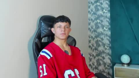 Snapshot of jamesgolden_ chatting on February 27, 11:31 am jamesgolden_ online show from February 27, 11:31 am