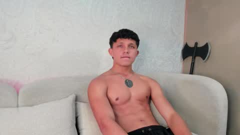 jamesgolden_ online show from December 5, 2:53 am