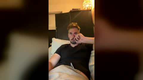 Snapshot of jamesmassion chatting on June 30, 10:33 pm jamesmassion online show from June 30, 10:33 pm