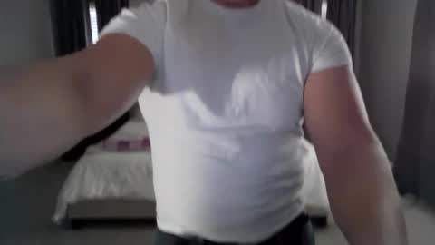 Snapshot of jamesmckendree chatting on November 16, 7:19 pm jamesmckendree online show from November 16, 7:19 pm