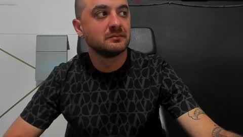 Snapshot of jamesmyersx chatting on May 25, 4:07 am JamesMyers online show from May 25, 4:07 am