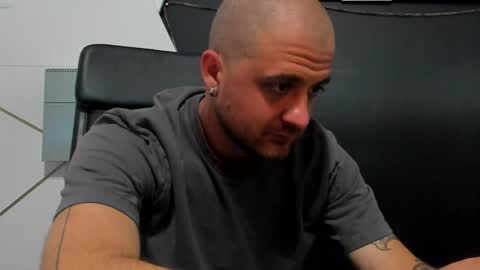 Snapshot of jamesmyersx chatting on May 30, 4:42 am JamesMyers online show from May 30, 4:42 am