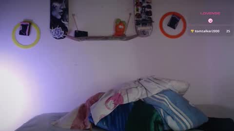 Snapshot of jamesss____ chatting on November 15, 3:37 am jamesss____ online show from November 15, 3:37 am