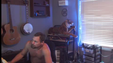 Snapshot of jameswebbscope chatting on May 11, 8:28 pm Jameswebbscope online show from May 11, 8:28 pm