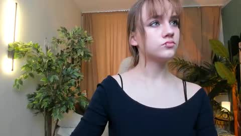 jamie_chung online show from December 15, 5:01 am