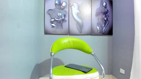 Snapshot of jamiee_f chatting on March 9, 1:25 am jamiee f online show from March 9, 1:25 am