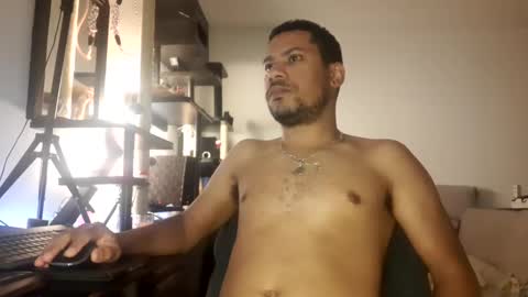 Snapshot of jamielonnas chatting on January 4, 5:05 pm Jamie Lonnas online show from January 4, 5:05 pm